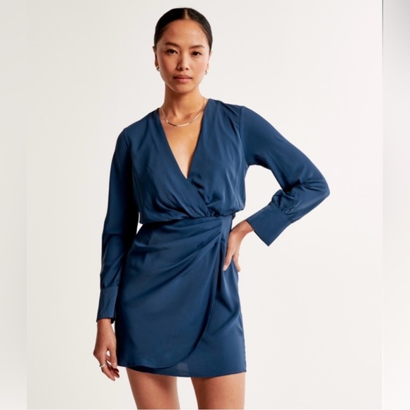 Abercrombie & Fitch Dresses & Skirts - ABERCROMBIE & FITCH - Long Sleeve Draped Mini Dress Size S